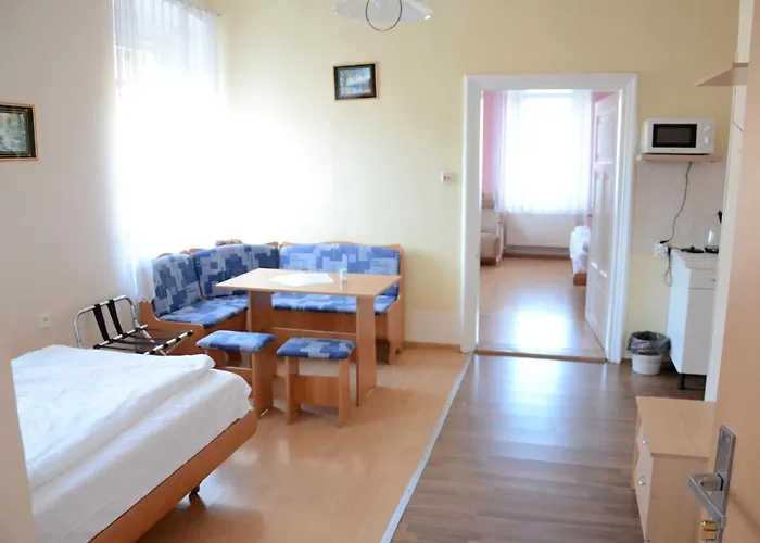 Mlynicky Dvur Konukevi Červená Voda